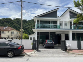 LOW SEASON PROMOTION! 4B12B Mountainville Bungalow